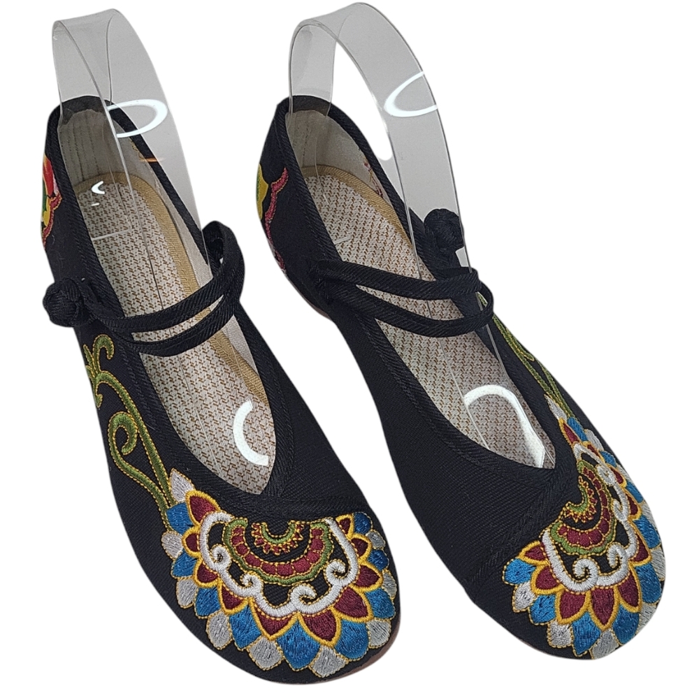 Embroidered Floral black ballerina flats